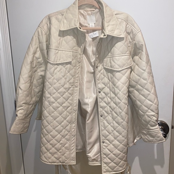 H&M Quilted Button Up with Belt, Size Small, NWT - Picture 2 of 6